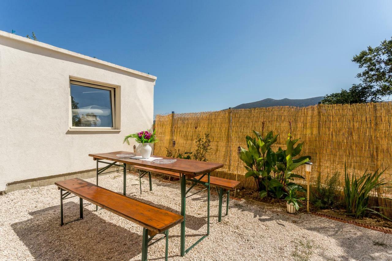 House Luce With Pool Daire Čisla Dış mekan fotoğraf