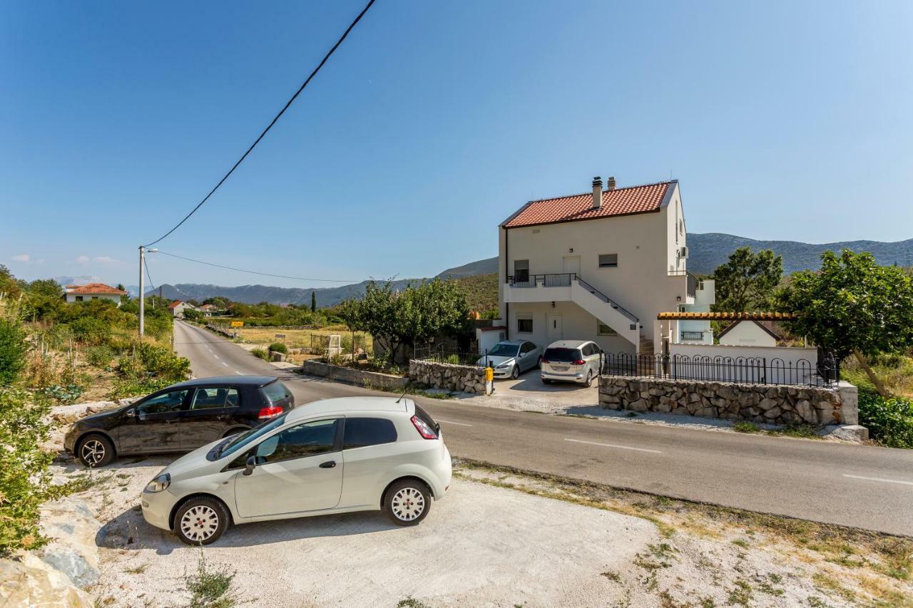 House Luce With Pool Daire Čisla Dış mekan fotoğraf