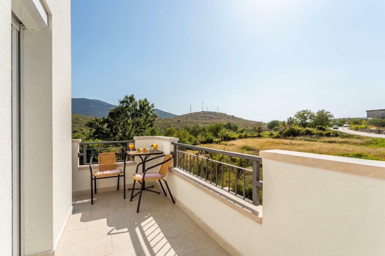 House Luce With Pool Daire Čisla Dış mekan fotoğraf