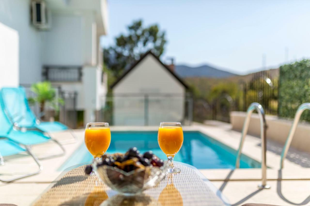 House Luce With Pool Daire Čisla Dış mekan fotoğraf